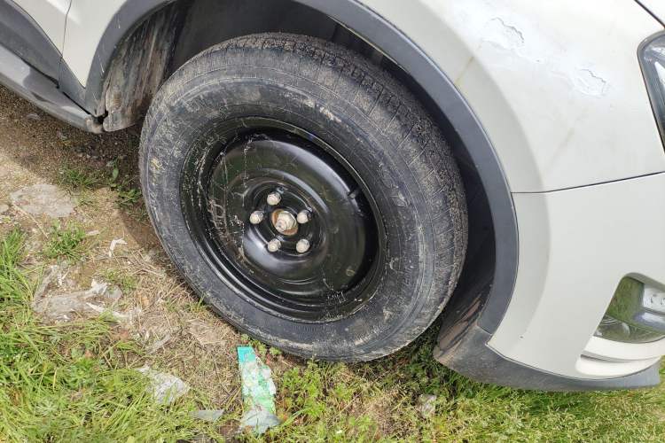 Used Zotye Domy X5 2017 Upgraded Model 1.5T Manual Luxury Version Right Front Wheel Hub