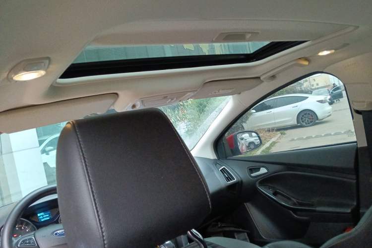 Used Ford Focus 2018 Hatchback Classic 1.6L Automatic Trendy SmartDrive Edition