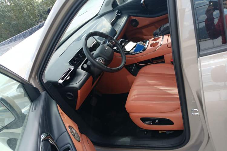 Used AION V 2024 Aion Tyrannosaurus 650 LiDAR Edition Left Front Seat