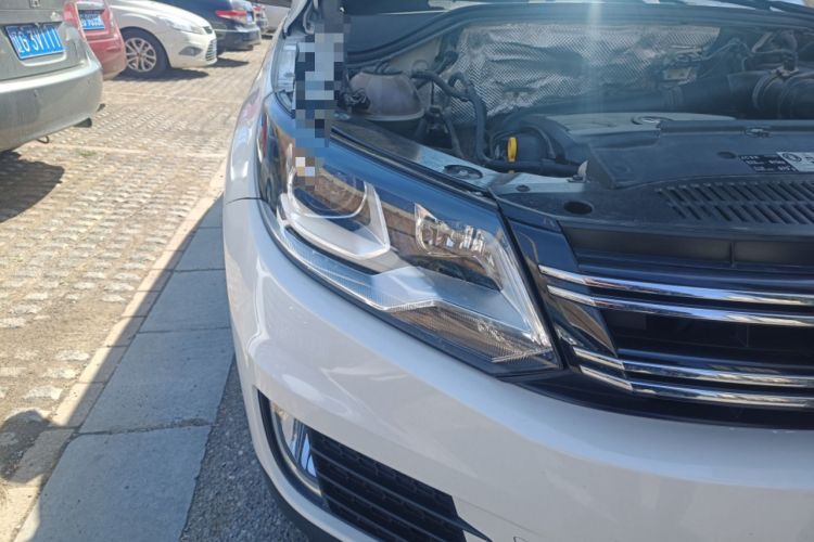 Used Volkswagen Tiguan 2015 1.8TSI Automatic Two-Wheel Drive Comfort Edition Right Front Headlight