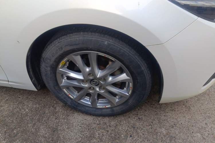 Used Mazda 3 Axela 2017 Sedan 1.5L Automatic Luxury Model China VI Standard
