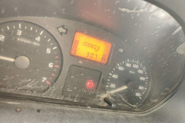 Used Wuling Rongguang 2011 1.2L Base Version
