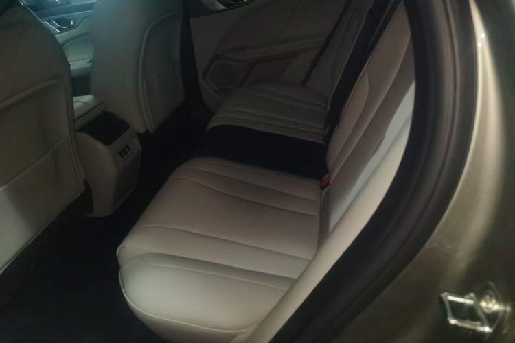 Used Wey Mocha New Energy 2023 Two-Wheel Drive Long-Range Version Left Rear Seat