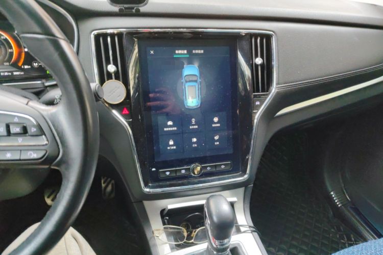 Used Roewe RX5 New Energy 2017 eRX5 50T Hybrid Connected Prestige Flagship Edition Audio And AC Panel