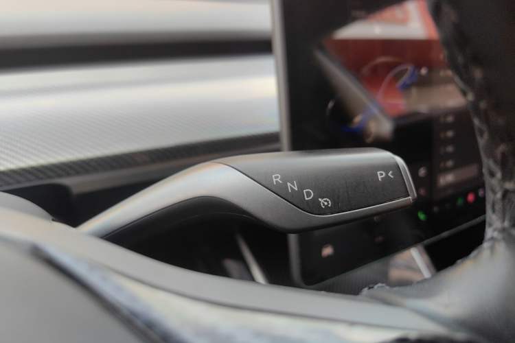 Used Tesla Model 3 2019 Long-Range All-Wheel-Drive Version
