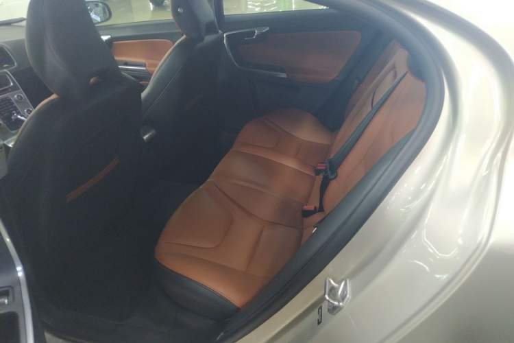 Used Volvo S60 2017 S60L T4 Smart Range Edition
