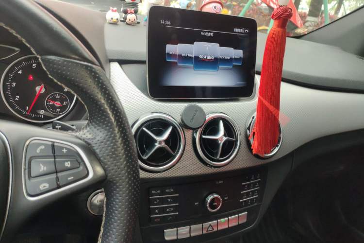 Used Mercedes-Benz B-Class 2017 B 200 Sport Edition Audio And AC Panel