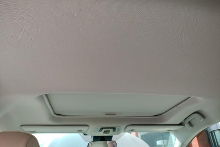 Used Toyota SIENNA 2024 2.5L Hybrid Comfort Edition Headliner