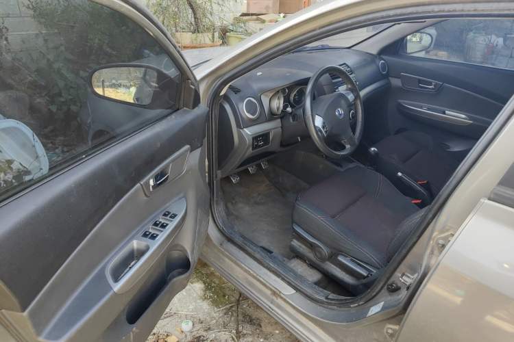 Used CHANGAN Alsvin 2010 Hatchback 1.5L Manual Comfort Edition