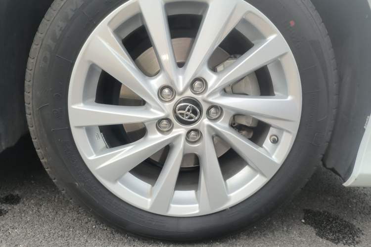 Used Toyota Camry 2021 Dual-Motor 2.5 HGVP Leading Edition Right Front Wheel Hub