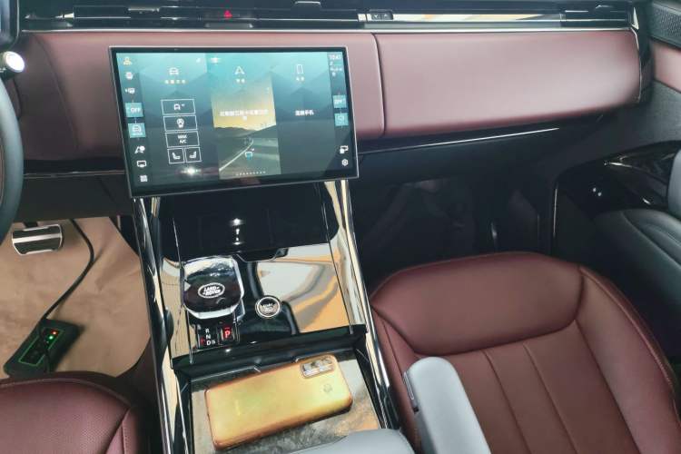 Used Land Rover Range Sport 2025 400PS Dynamic HSE Audio And AC Panel