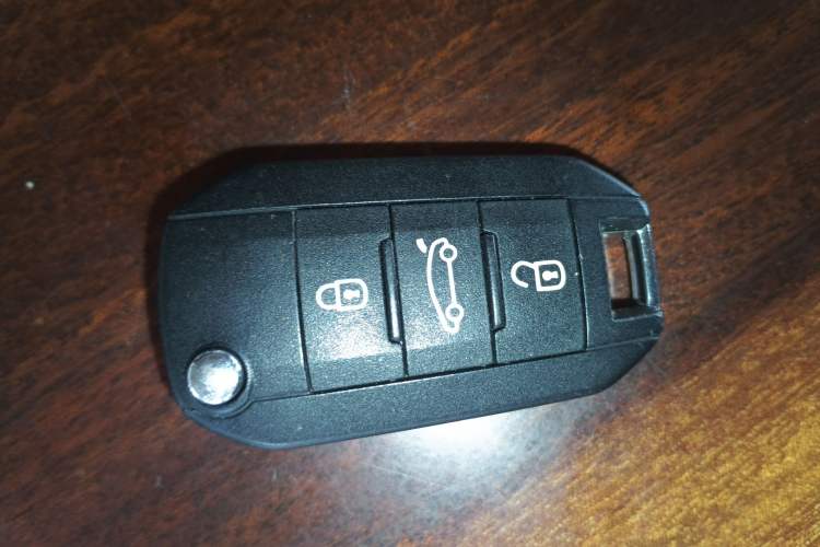 Used Peugeot 308S 2015 1.2T Automatic Jingchi Edition Vehicle Key