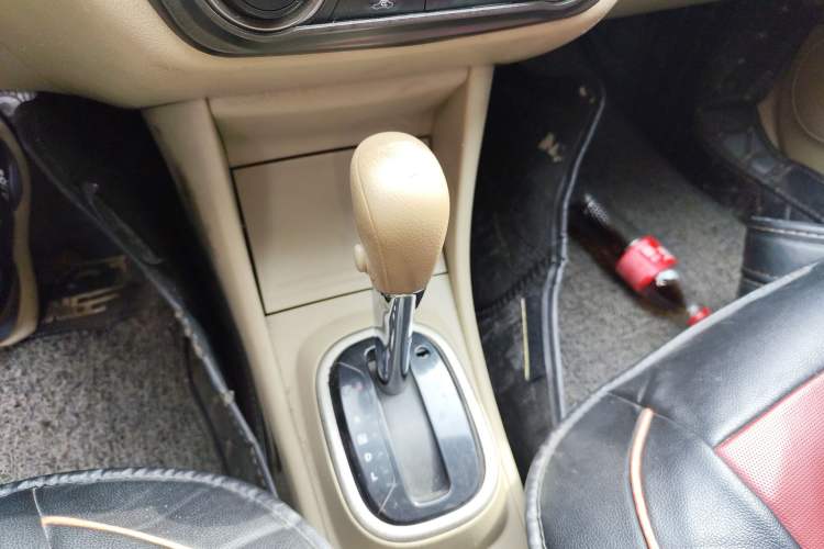 Used Nissan Sylphy 2018 Classic 1.6XE CVT Comfort Edition Gear Lever
