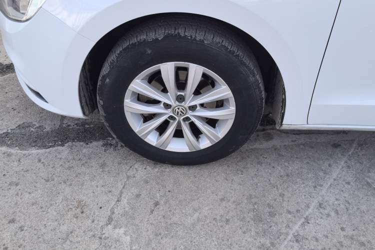 Used Volkswagen Bora 2018 1.5L Automatic Fashion Model Left Front Wheel Hub