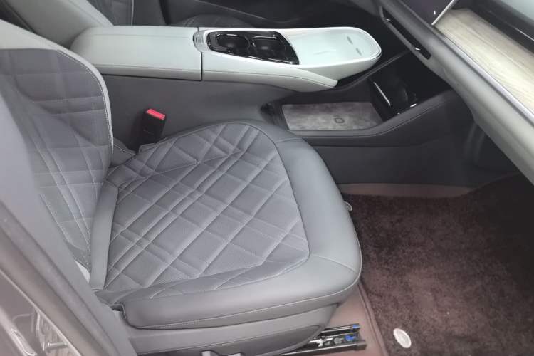 Used CHANGAN NEVO A07 2024 All-Electric "True Fragrant" Edition 515 Elite Model Right Front Seat