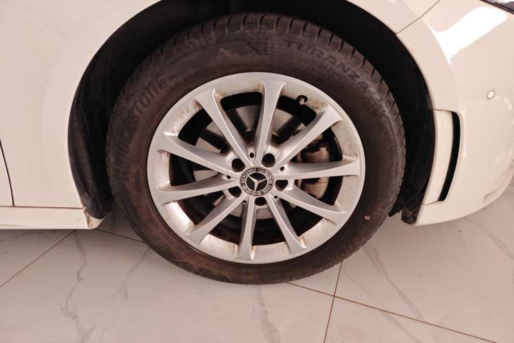 Used Mercedes-Benz A-Class 2022 A 200 L Sport Sedan Dynamic Model Right Front Wheel Hub