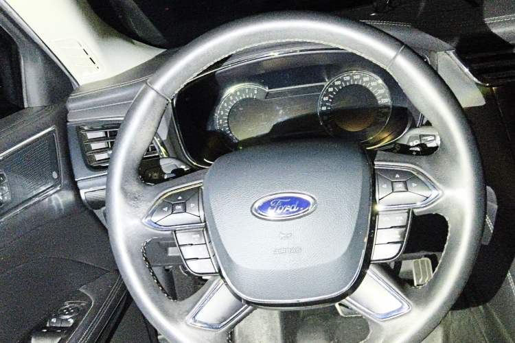 Used Ford Taurus 2019 EcoBoost 245 Premium Edition Steering Wheel