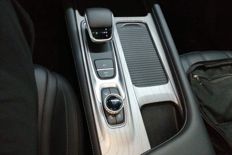 Used Chery Fengyun A8 2025 Model 70km Basic Version