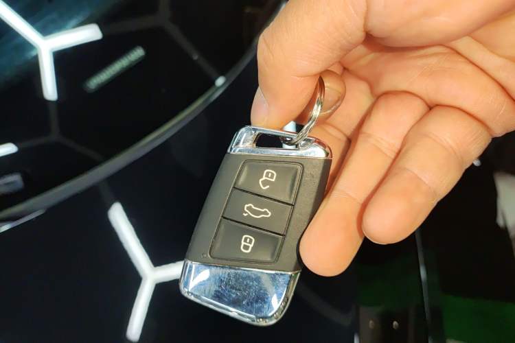 Used Volkswagen Magotan 2023 2 Million Units Limited Edition 330TSI DSG Leading Version
