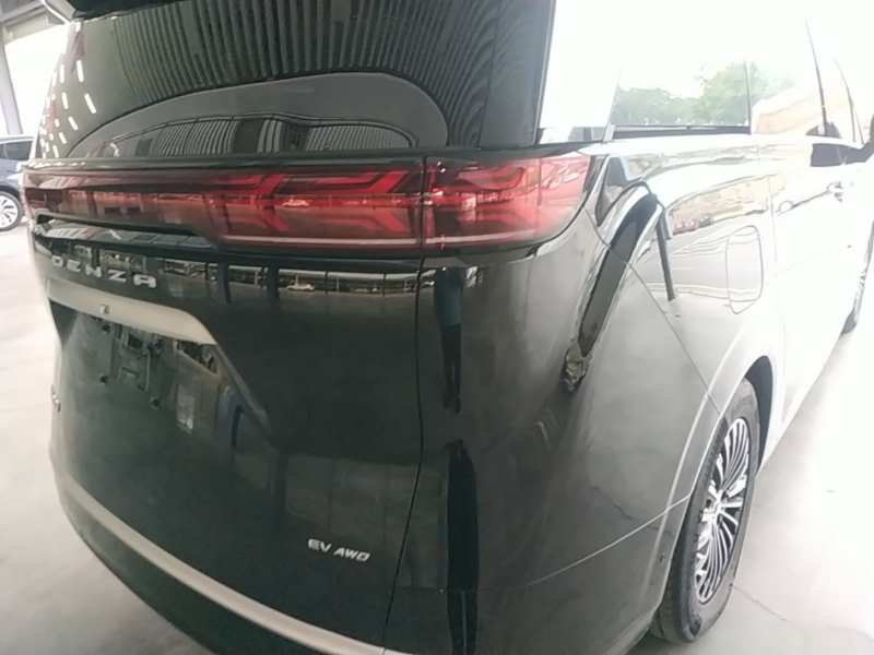 Used Denza D9 2024 EV 600 Four-Wheel-Drive Flagship Model — 7