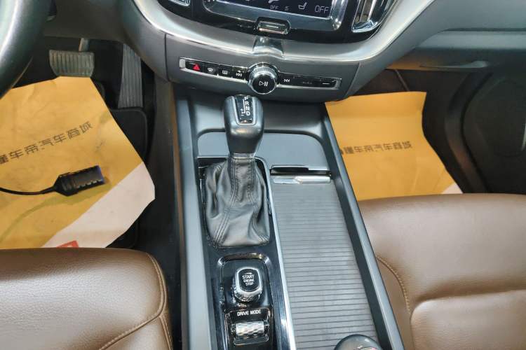 Used Volvo XC60 2018 T5 4x4 Smart Edition
