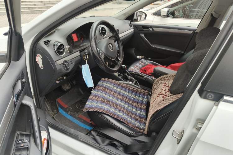 Used Volkswagen Jetta 2019 Dream Edition 1.5L Automatic Comfort Version Interior 3