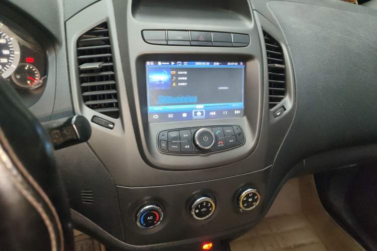 Used Geely Auto Diamond 2014 CROSS 1.5L Automatic Elite Model
