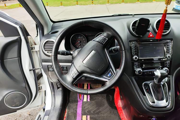 Used Haval H6 2016 Upgraded Model 1.5T Automatic Two-Wheel Drive Elite Version Steering Wheel