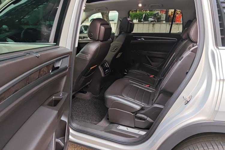 Used Volkswagen Teramont 2017 530 V6 Four-Wheel Drive Supreme Flagship Edition Left Rear Seat