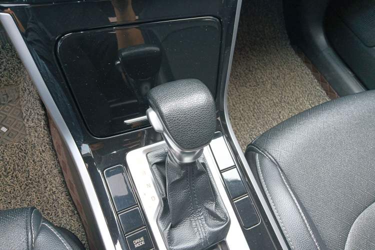 Used Kia K3 2021 Revised 1.5L CVT Fashion Edition Gear Lever