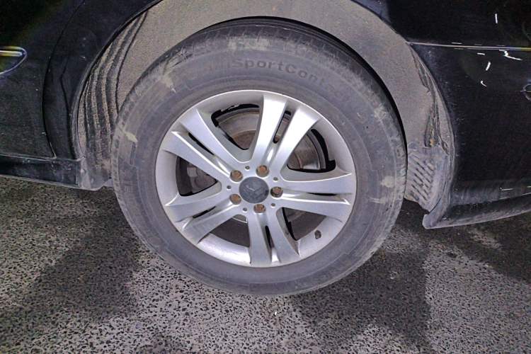 Used Mercedes-Benz R-Class 2007 R 350 L 4MATIC Right Front Wheel Hub