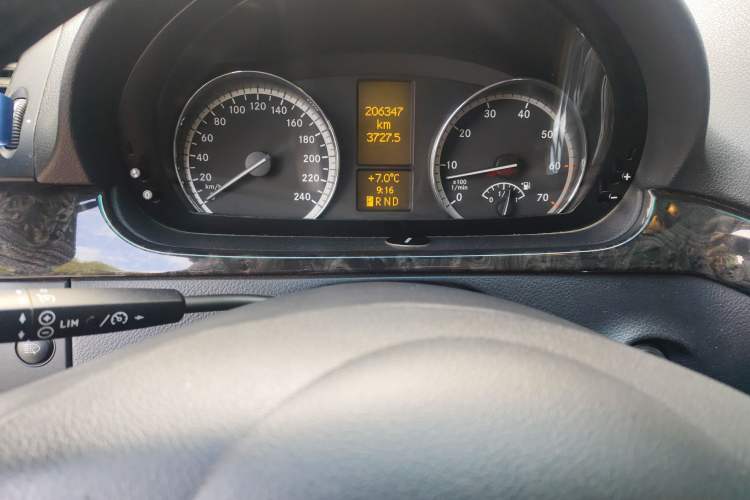 Used Mercedes-Benz Viano 2011 3.5L 125th Anniversary Edition 7 Seats