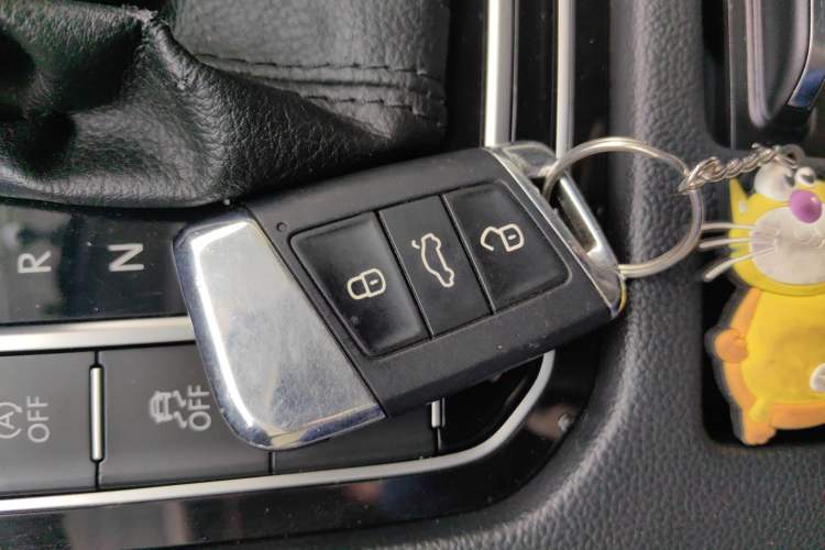 Used Volkswagen Magotan 2017 330TSI DSG Leading Model
