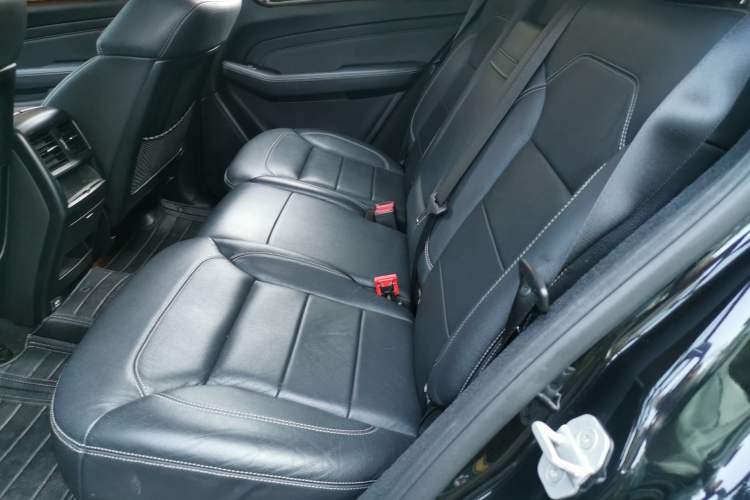 Used Mercedes-Benz M-Class 2014 ML 400 4MATIC Luxury Model