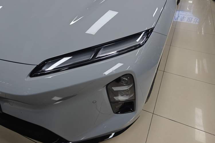 Used Nio ET5 2025 75 kWh Left Front Headlight