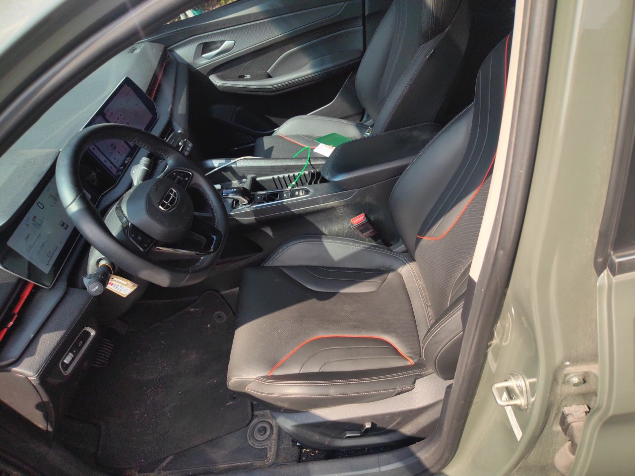 Geely Auto Binray 2022 Binrui COOL 1.5T DCT Electric Edition — снимка 15