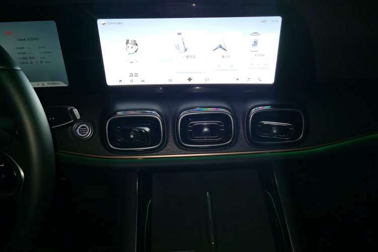 Used Chery Tiggo 9 2023 2.0T Dual-Clutch Two-Wheel Drive Luxury Edition 5 Seats
