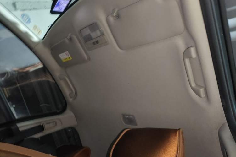 Used Honda Vezel 2015 1.5L CVT two-wheel drive Comfort trim Headliner