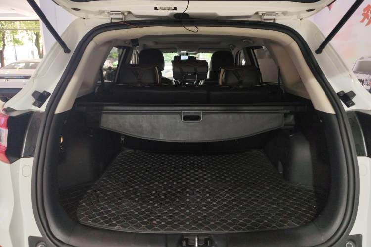 Used CHANGAN CS75 2014 2.0L Manual Leading Version China IV Standard Trunk