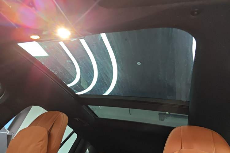 Used Mercedes-Benz GLC 2025 Refreshed GLC 300 L 4MATIC Dynamic Version 5 Seats Headliner