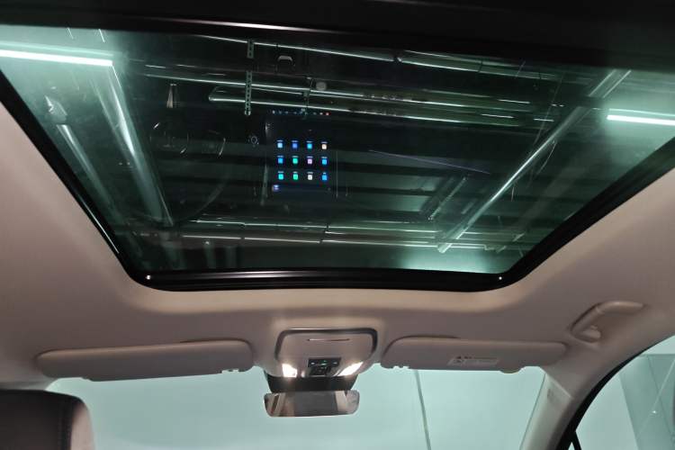 Used Hongqi HS7 PHEV 2024 2.0T PHEV Two-Wheel Drive Flagship Edition 6 Seats
