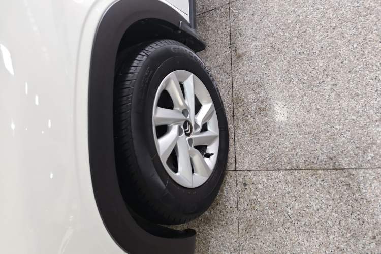 Used Citroen C3-XR 2018 1.6L Automatic Fashion Model Left Front Wheel Hub