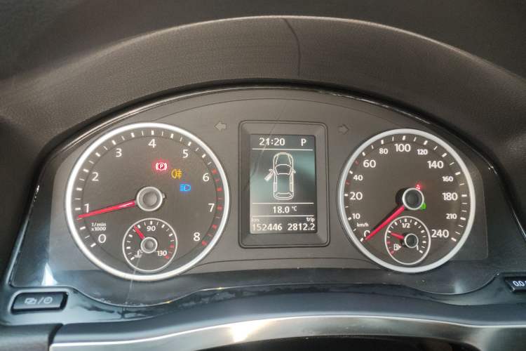 Used Volkswagen Tiguan 2015 1.8TSI Automatic All-Wheel Drive Style Vision Edition Instrument Cluster