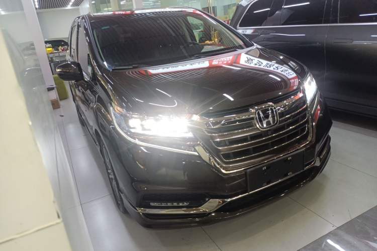 Used Honda Elysion 2019 2.0L Hybrid Supreme Edition
