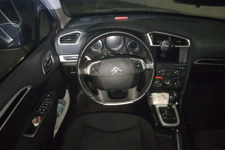 Used Citroen C4L 2015 1.8L Automatic Luxury Edition Steering Wheel