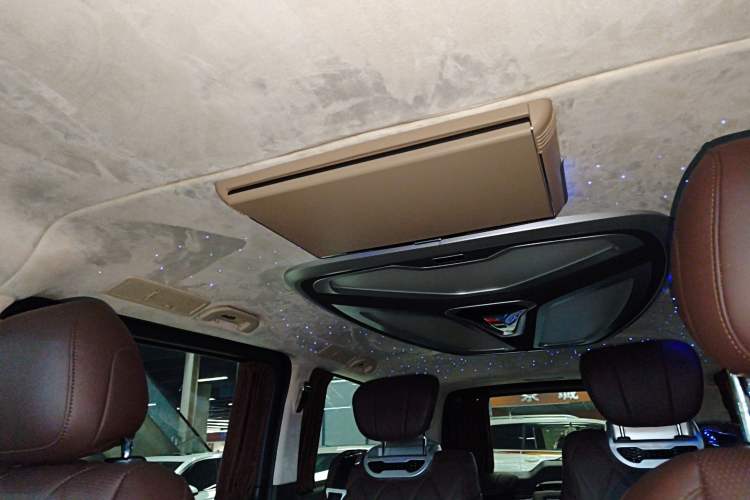 Used Mercedes-Benz Vito 2023 2.0T Elite Version 7 Seats Headliner