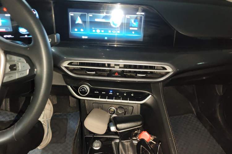 Used CHANGAN Eado 2020 PLUS Blue Whale NE 1.4T GDI DCT Prestige Model Audio And AC Panel