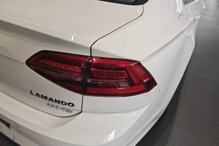 Used Volkswagen Lamando 2021 230TSI DSG Fashion Edition
