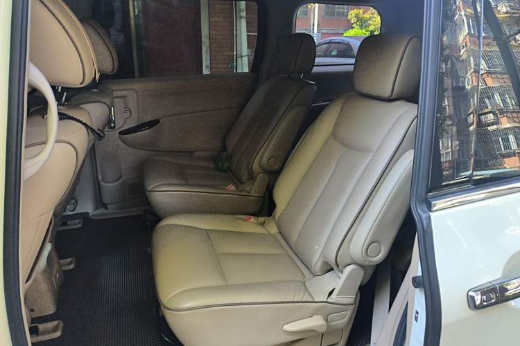 Used Nissan Quest 2015 3.5L SL