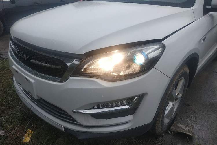 Used Zotye Domy X5 2016 1.5T Manual Luxury 7-Seater China V Emission Standard
